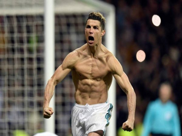 Chiều cao cầu thủ Ronaldo là bao nhiêu?