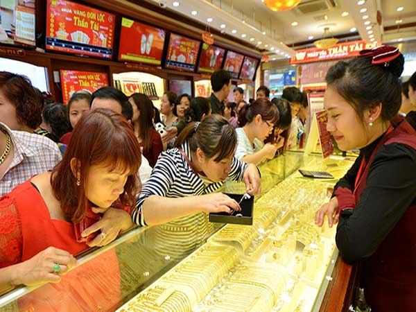 Bán vàng không giấy tờ lỗ bao nhiêu tiền?