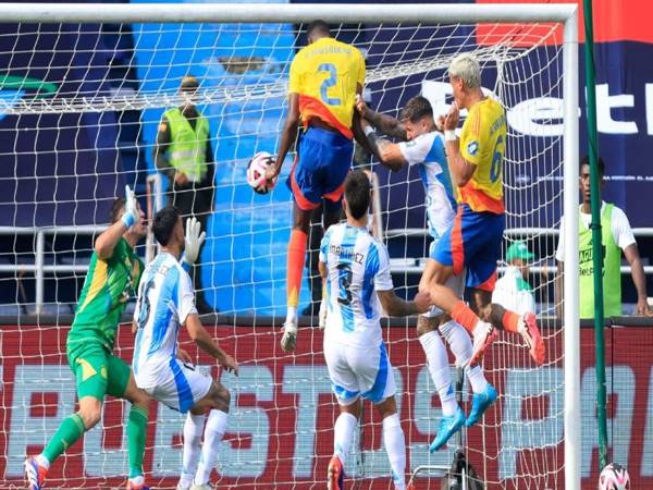 Tin bóng đá 11/9: Argentina lần đầu thua Colombia sau 5 năm