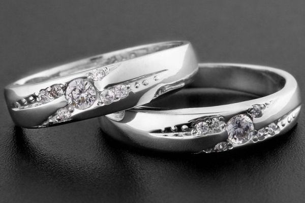 Những đặc điểm nổi bật của vàng trắng 10K