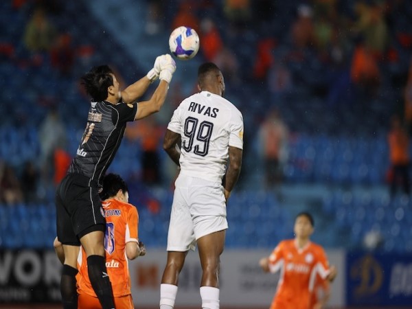 BĐVN: Thủ môn Bùi Tiến Dũng khoảnh khắc vàng tại V.League